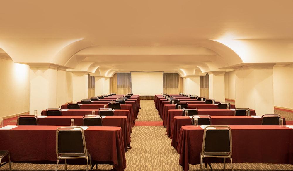 Hotel Plaza Genova Centro Guadalajara Extérieur photo