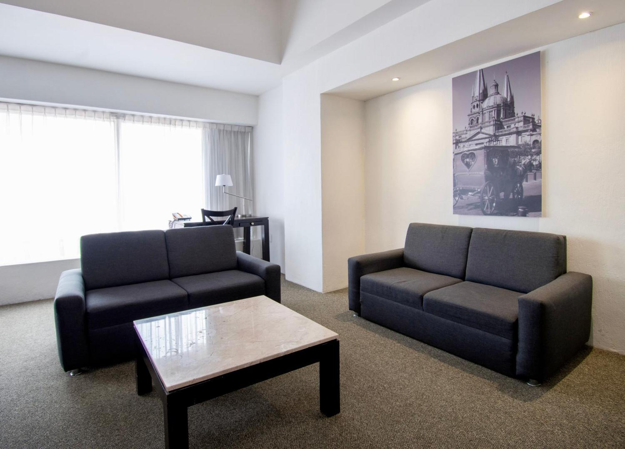 Hotel Plaza Genova Centro Guadalajara Extérieur photo