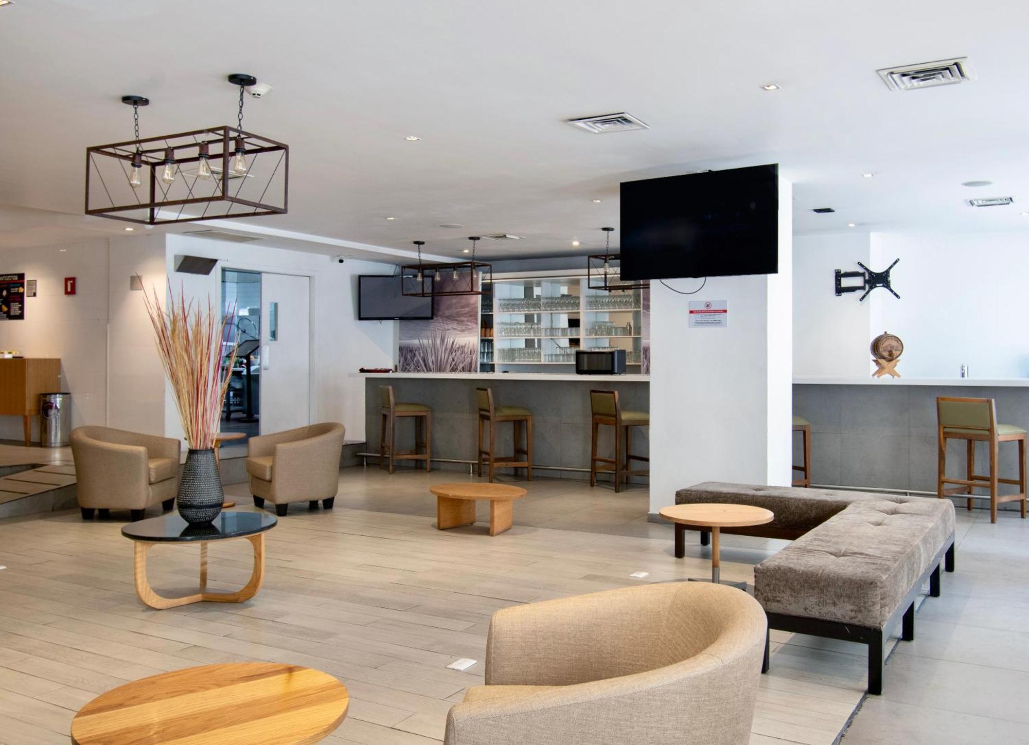 Hotel Plaza Genova Centro Guadalajara Extérieur photo