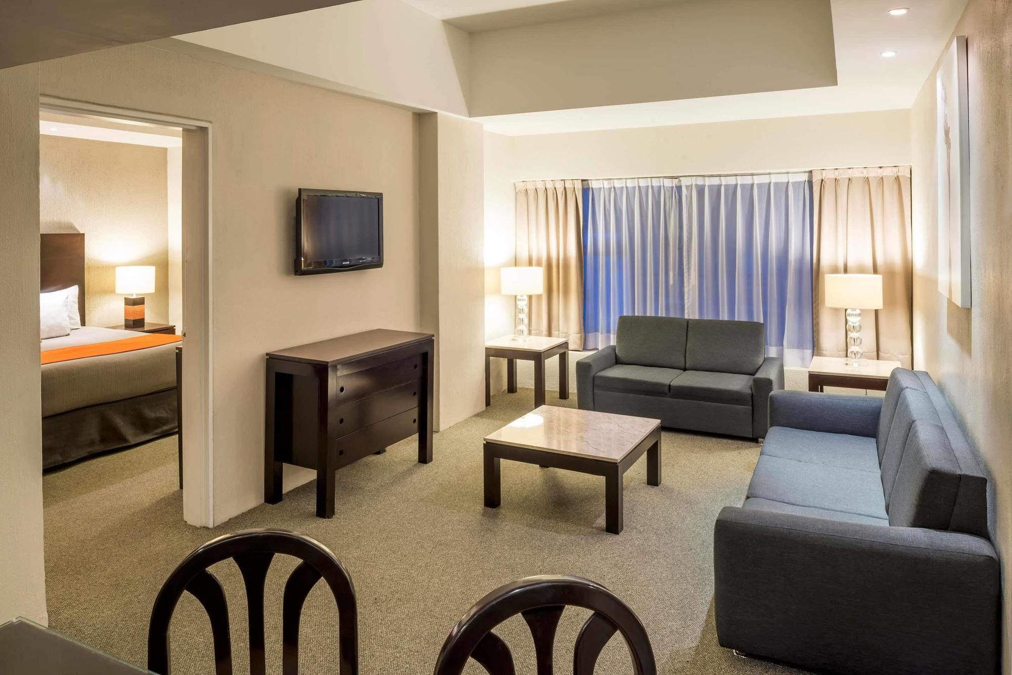 Hotel Plaza Genova Centro Guadalajara Extérieur photo